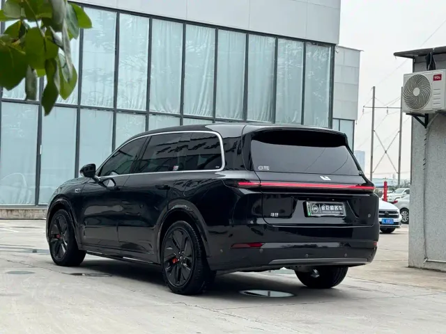 Li Auto L9 — Фото автомобиля 20