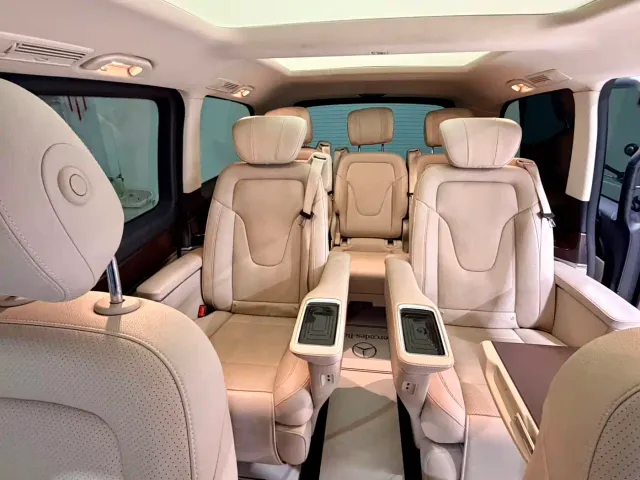 Mercedes-Benz V-Class — Фото автомобиля 12