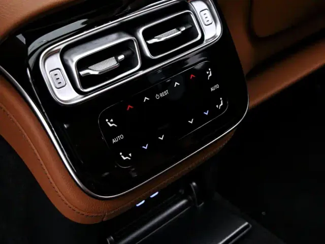 Mercedes-Benz S-Class — Фото автомобиля 17