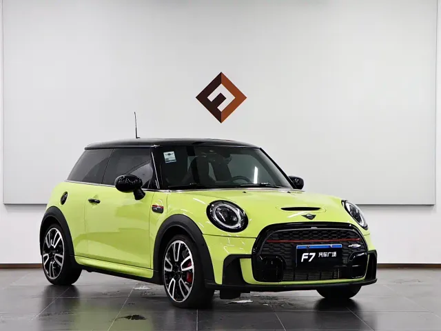 MINI John Cooper Works — Фото автомобиля 3
