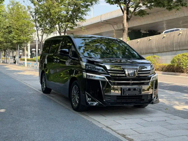 Toyota Vellfire — Фото автомобиля 3