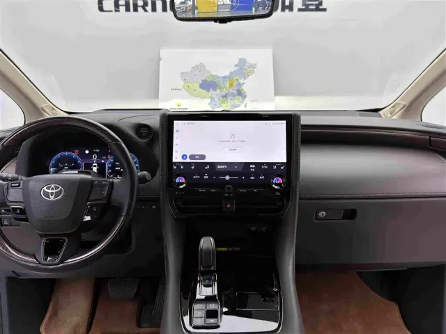 Toyota Alphard 2024 Hybrid 2.5L Ultimate Enjoyment Edition — Фото автомобиля 12