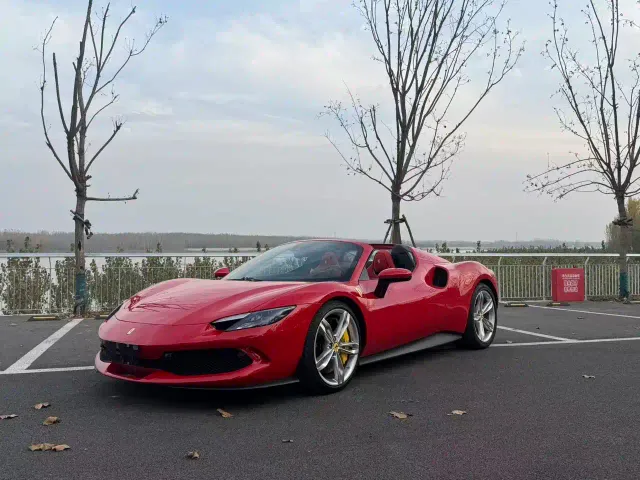 Фотография автомобиля — Ferrari 296