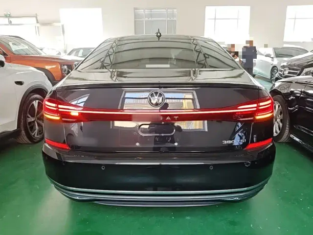 Volkswagen Passat — Фото автомобиля 5