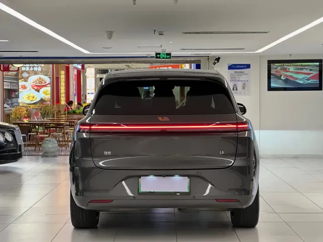 Li Auto L6 — Фото автомобиля 6