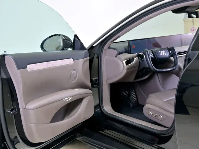 IM Motors L6 — Фото автомобиля 14