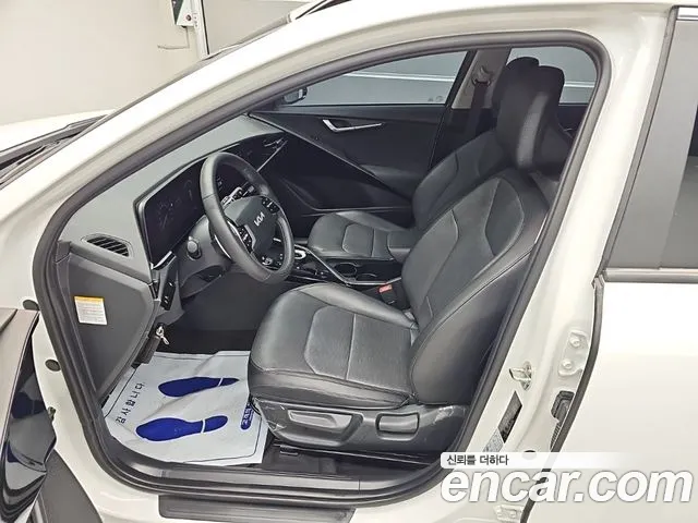 Kia Niro — Фото автомобиля 11