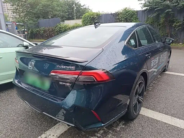 Honda Inspire Hybrid — Фото автомобиля 6