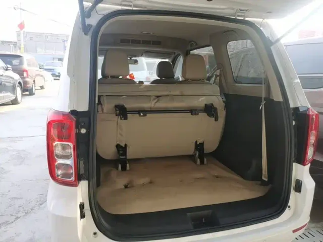 Wuling Hongguang — Фото автомобиля 18