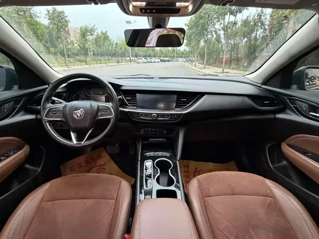 Buick Regal — Фото автомобиля 9