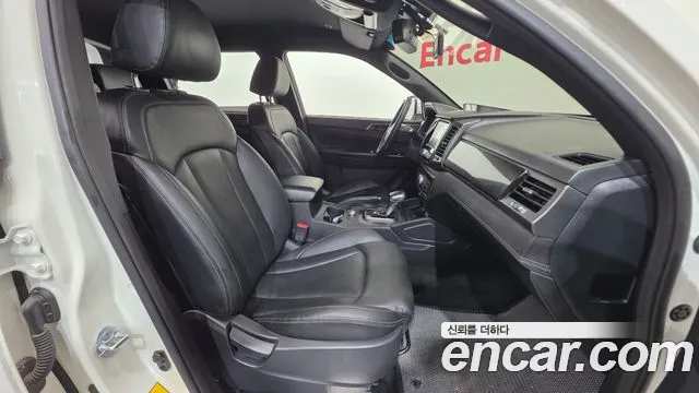 KG_Mobility_Ssangyong Rexton Новый Rexton Sport Khan Дизель 2.2 4WD — Фото автомобиля 23