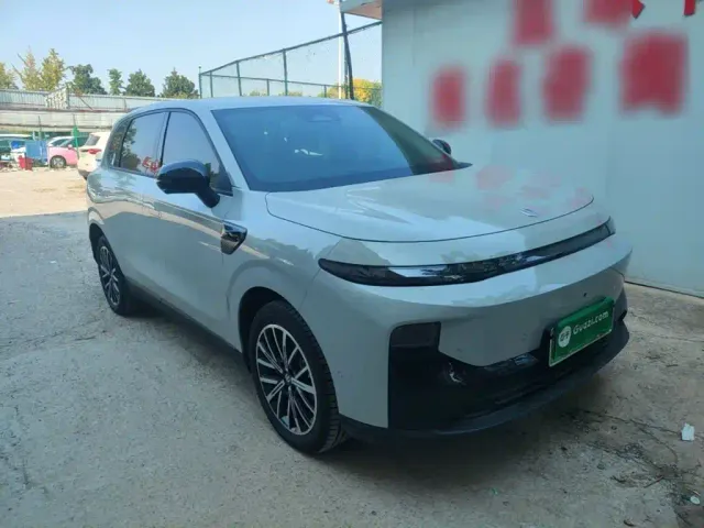 Leapmotor B10 — Фото автомобиля 3