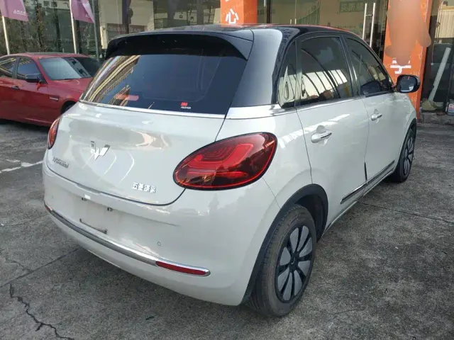 Wuling Bingo — Фото автомобиля 3