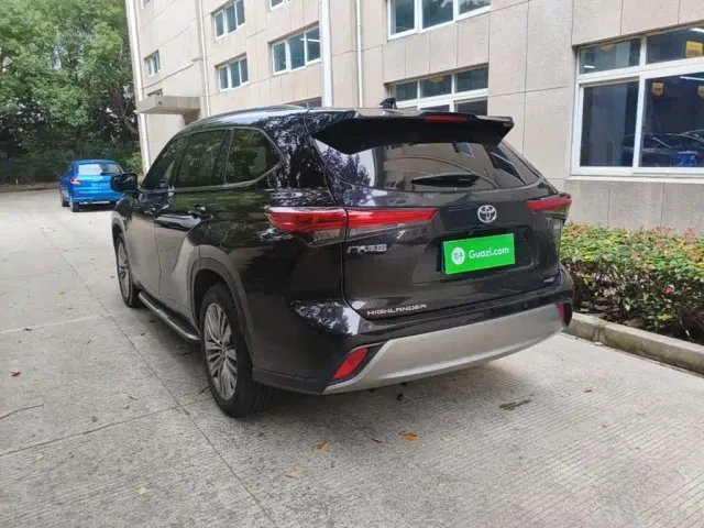 Toyota Highlander — Фото автомобиля 4