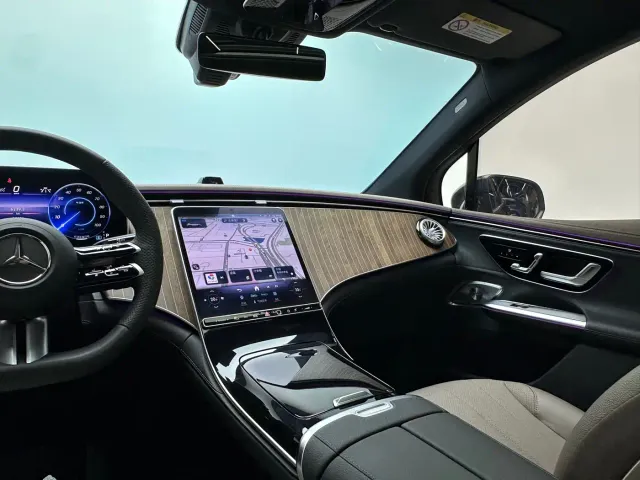 Mercedes-Benz EQE SUV — Фото автомобиля 15