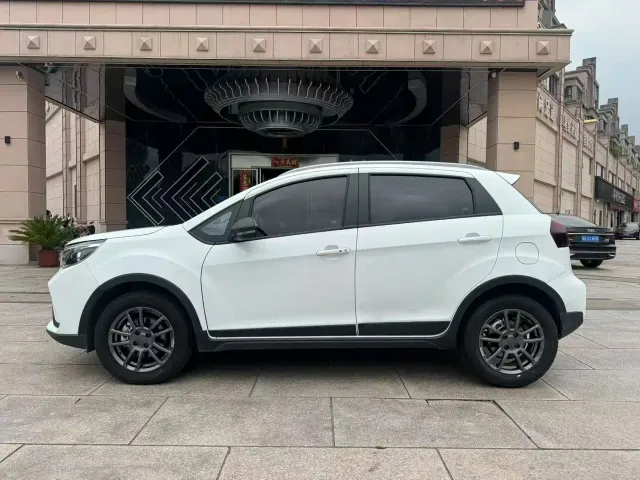 Livan X3 PRO — Фото автомобиля 3