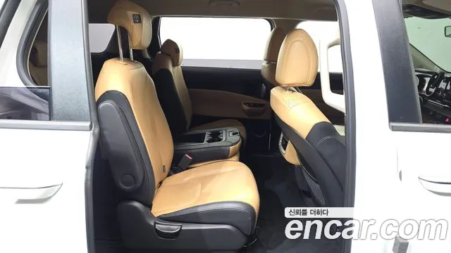 Kia Carnival 4th Gen — Фото автомобиля 12