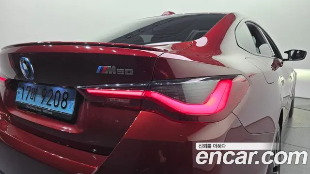 BMW i4 — Фото автомобиля 8