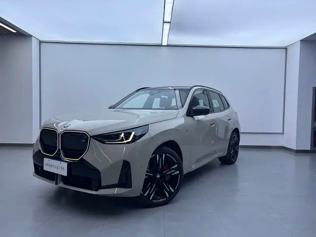Фотография автомобиля — BMW X3 M50