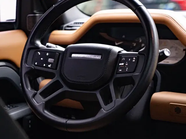 Land Rover Defender — Фото автомобиля 13