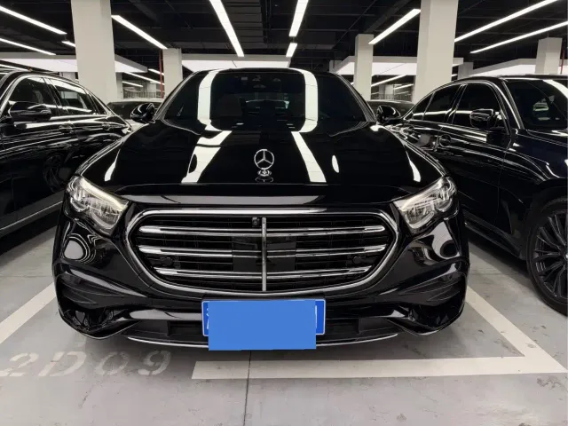 Mercedes-Benz E-Class — Фото автомобиля 2