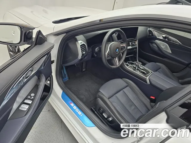 BMW 8 Series G15 — Фото автомобиля 12