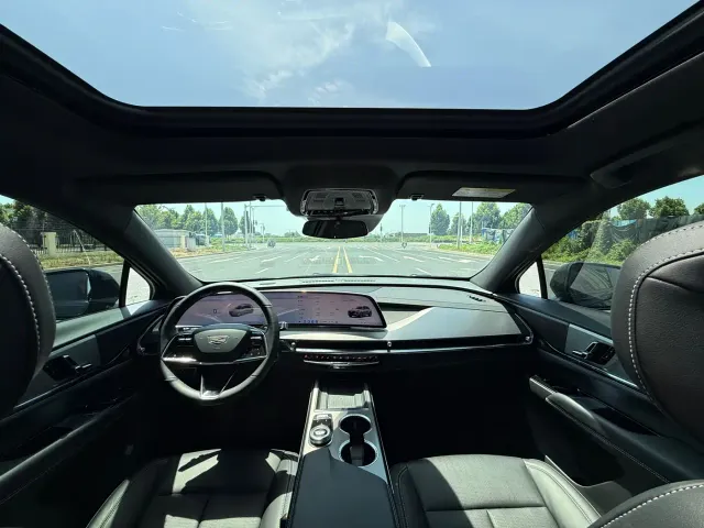 Cadillac XT5 — Фото автомобиля 8