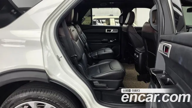 Ford Explorer Explorer 6 поколение 3.0 Platinum 4WD — Фото автомобиля 12
