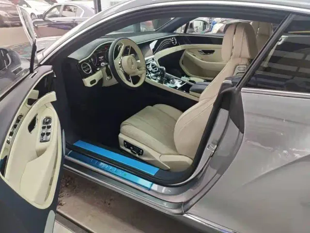 Bentley Continental — Фото автомобиля 9
