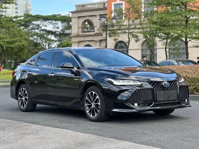 Toyota Avalon — Фото автомобиля 3