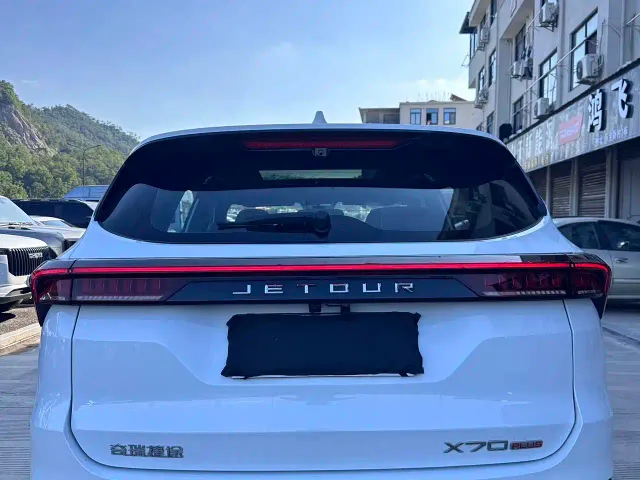Jetour X70 Plus — Фото автомобиля 2