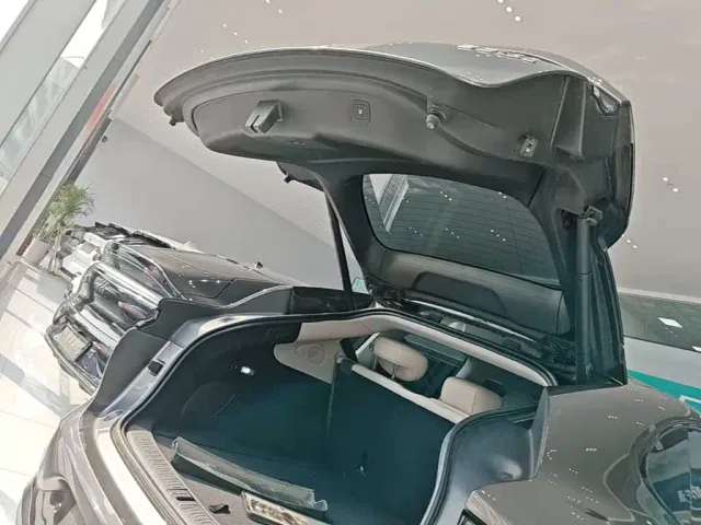 IM Motors LS6 — Фото автомобиля 18