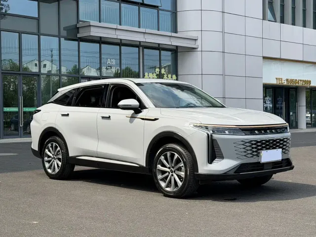 Exeed RX — Фото автомобиля 3