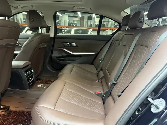 BMW 3 Series — Фото автомобиля 16