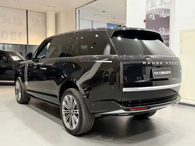 Land Rover Range Rover 2025 3.0 L6 400PS Flourishing Era Extended Wheelbase — Фото автомобиля 21