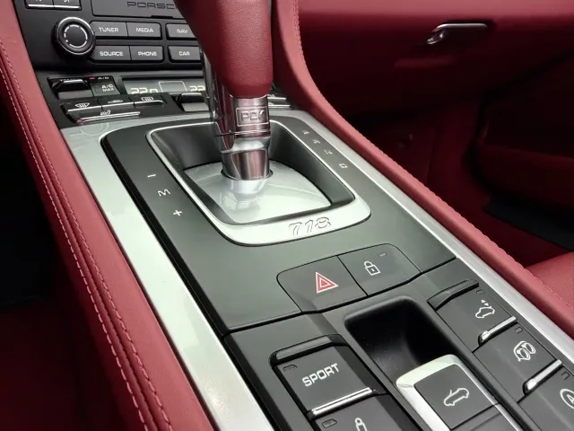 Porsche 718 — Фото автомобиля 15