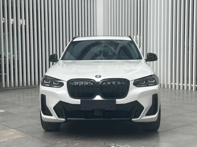 BMW iX3 — Фото автомобиля 2