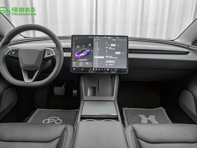 Tesla Model 3 — Фото автомобиля 13