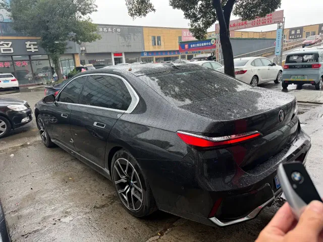 BMW 7 Series — Фото автомобиля 4