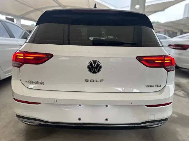 Volkswagen Golf — Фото автомобиля 15