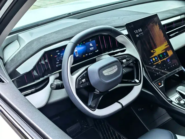 Geely Boyue L — Фото автомобиля 18