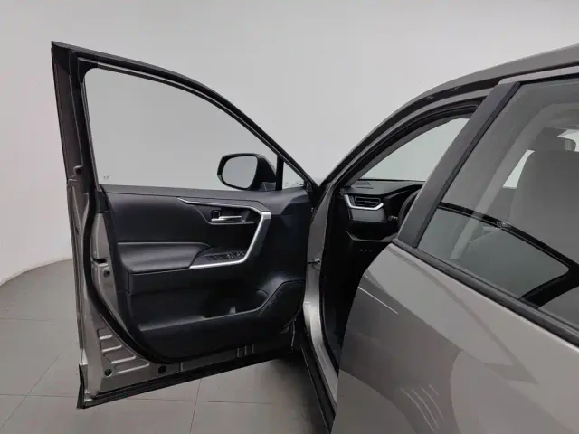 Toyota RAV4 — Фото автомобиля 8