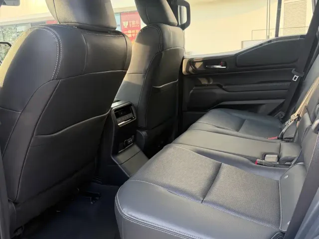 Toyota Prado — Фото автомобиля 11
