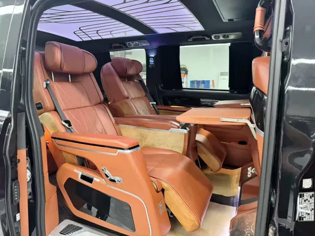Mercedes-Benz Vito 2021 2.0T Elite 7-Seater — Фото автомобиля 18