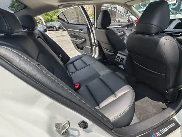 Nissan Teana — Фото автомобиля 11
