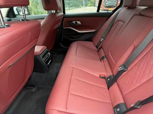 BMW 3 Series — Фото автомобиля 8