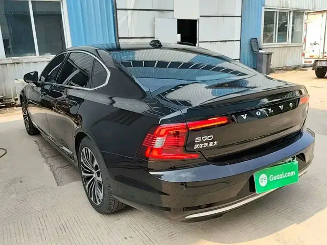 Volvo S90 — Фото автомобиля 22
