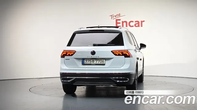 Volkswagen Tiguan — Фото автомобиля 4