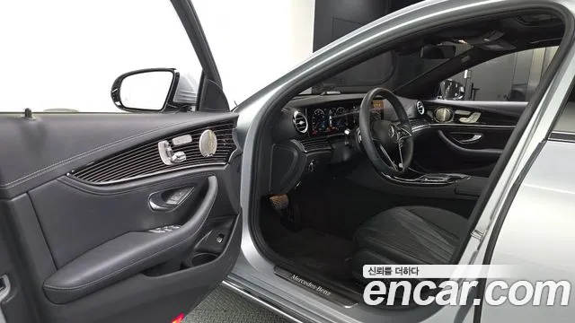 Mercedes-Benz E-Class — Фото автомобиля 9