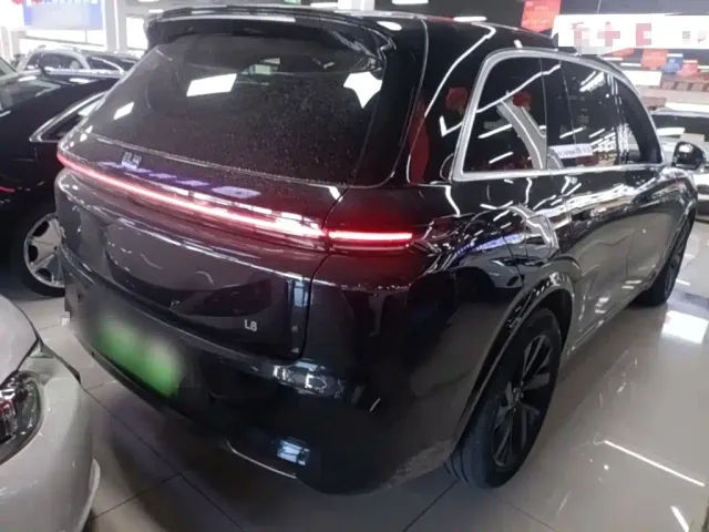 Li Auto L8 — Фото автомобиля 6